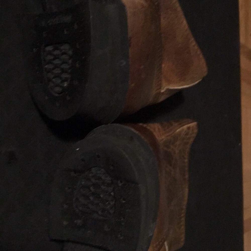 Frye Veronica Short Boot - Picture 4 of 5